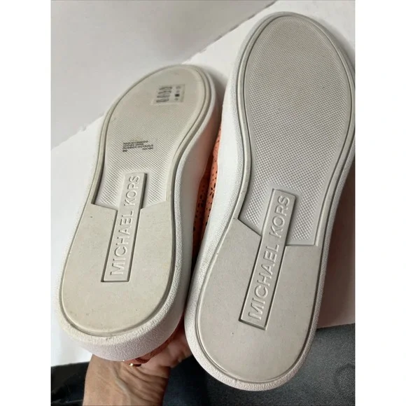 Michael Kors Women Leather Upper Rubber Sole Size 8M Coral - Picture 8 of 8
